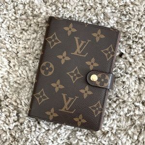 Louis Vuitton Small Ring Agenda Cover